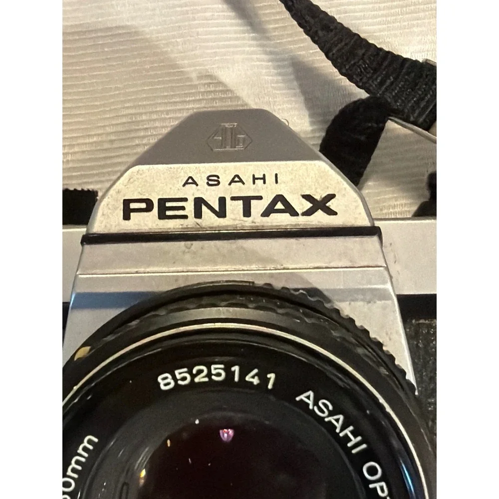 Asahi Pentax K1000‎ 35mm SLR Film Camera with SMC Pentax-M 50mm f/2 Lens Silver